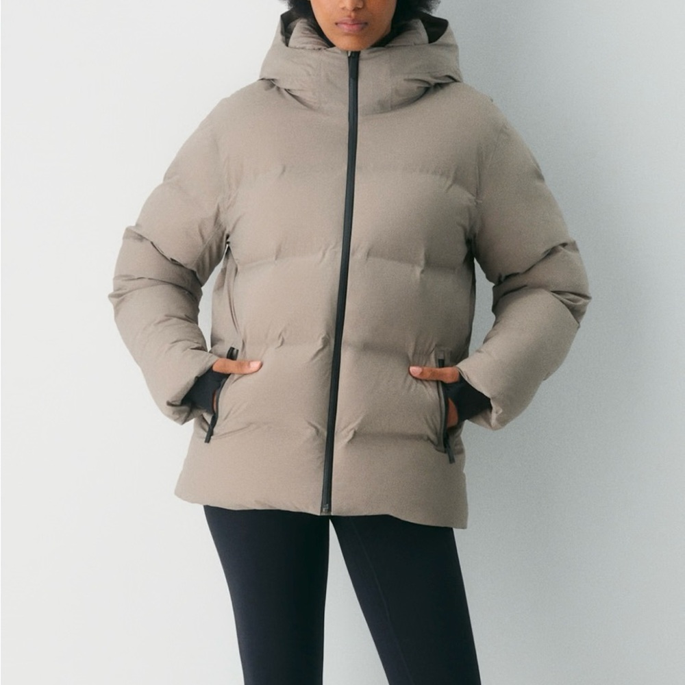 Aritzia Super Puff 2O™ Rainstop – Modern Taupe (Size S)